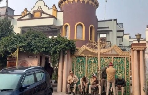 मेरठ देश के बड़े पब्लिशर अरिहंत प्रकाशन पर छापेमारी जारी