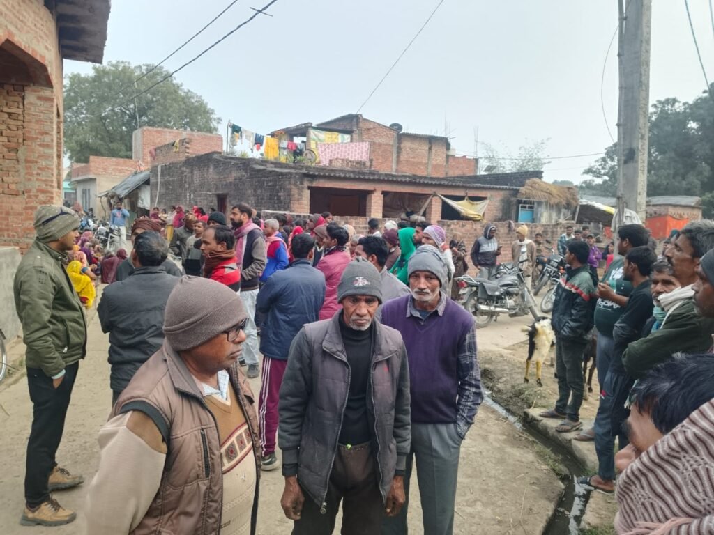 मलिहाबाद के ईसापुर में मां और बेटी की धारदार हथियार से गला रेतकर निर्मम हत्या