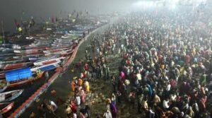 पहले ही स्नान में दिखा आस्था उमंग का जनसैलाब महाकुम्भ की दिव्यता देख श्रद्धालु हुए मुग्ध