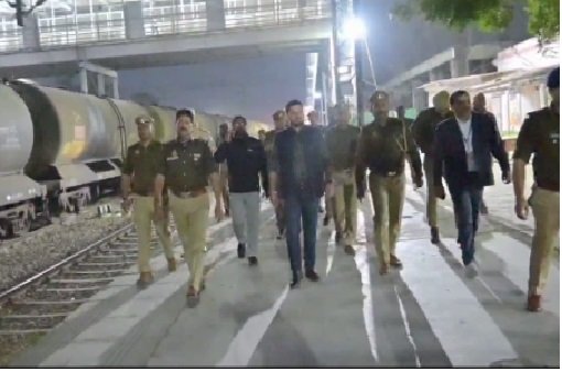 ट्रेन और बसों में यात्रियों की सुरक्षा और सुविधाओं का रखा जाए ध्यान