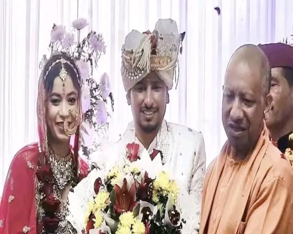भतीजी की शादी में शामिल हुए CM योगी वर वधू को दिया आशीर्वाद