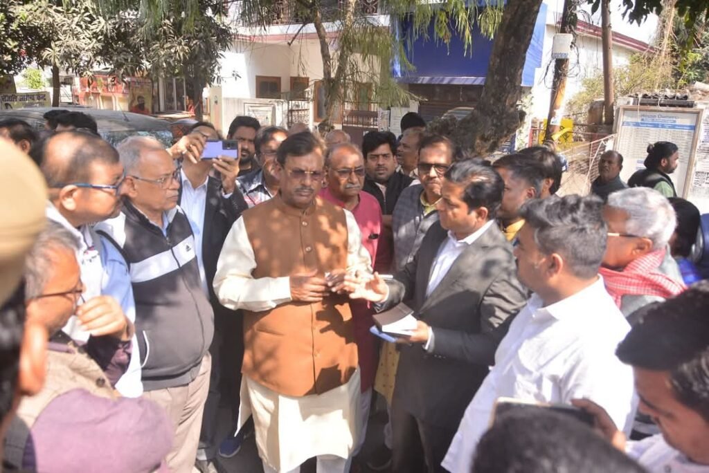 विधायक ने किया क्षेत्र का दौरा