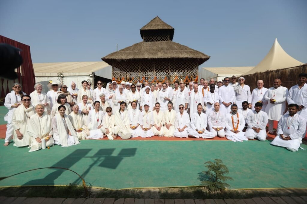 68 विदेशी नागरिकों ने विधि विधान के साथ सनातन धर्म को अपना लिया