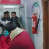 जेल में निरुद्ध बंदी ने धारदार हथियार से गला रेता