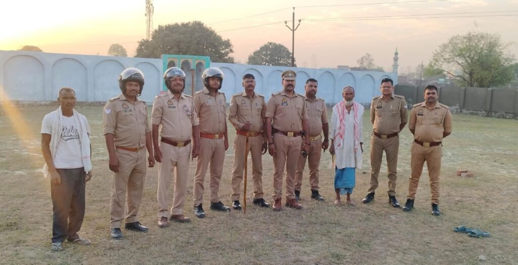ईद से पूर्व टिकोरा पुलिस ने किया ईदगाह व मस्जिद का भ्रमण