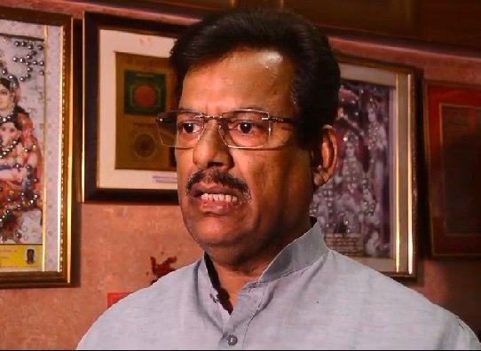 मांग को लेकर विधायक ओपी श्रीवास्तव ने दिया जनता का साथ