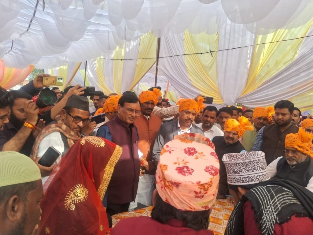 सामूहिक विवाह कार्यक्रम में 200 जोड़ों ने थामा एक दूजे का हाथ