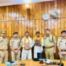 सेवानिवृत्त होने वाले अधिकारीकर्मचारी गण को उपहार भेंट कर दी गई विदाई