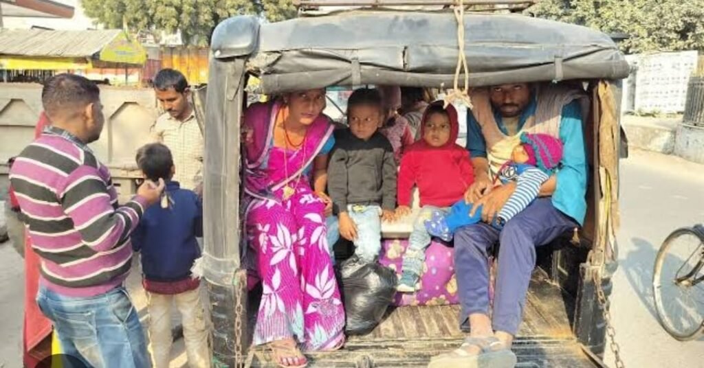 ई रिक्शा को लेकर मुख्यमंत्री व जिलाधिकारी का फरमान नहीं मानते संबंधित अधिकारी