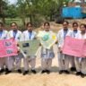 स्पार्क कालेज की छात्राओं ने ग्रामीणों को दी संचारी रोगों के बारे में जानकारी