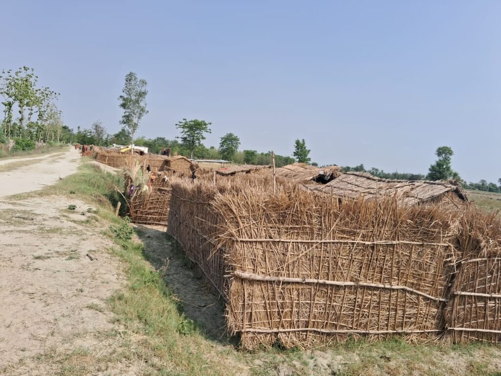 मुस्लिम का खेत है तो बंजर जमीन निकाली जाएगी पंडित जी के खेत में