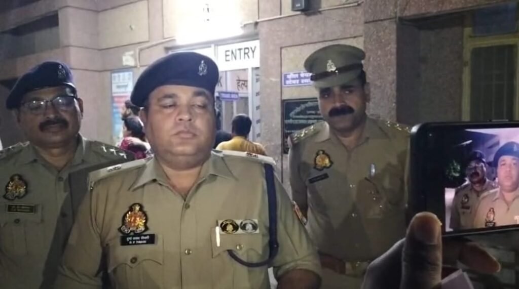 सिलेंडर में आग लगने से ग्यारह लोग झुलसे
