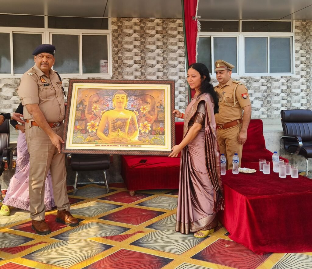 10वीं व 12वीं की परीक्षा में उत्कृष्ट प्रदर्शन करने वाले छात्र छात्राओं को सम्मानित