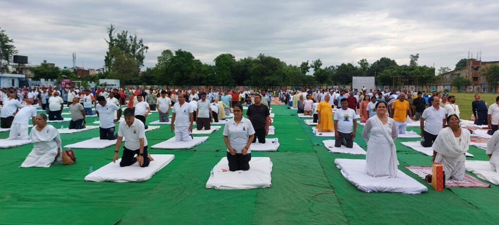 जनपद न्यायालय परिसर में आयोजित हुआ योग शिविर2