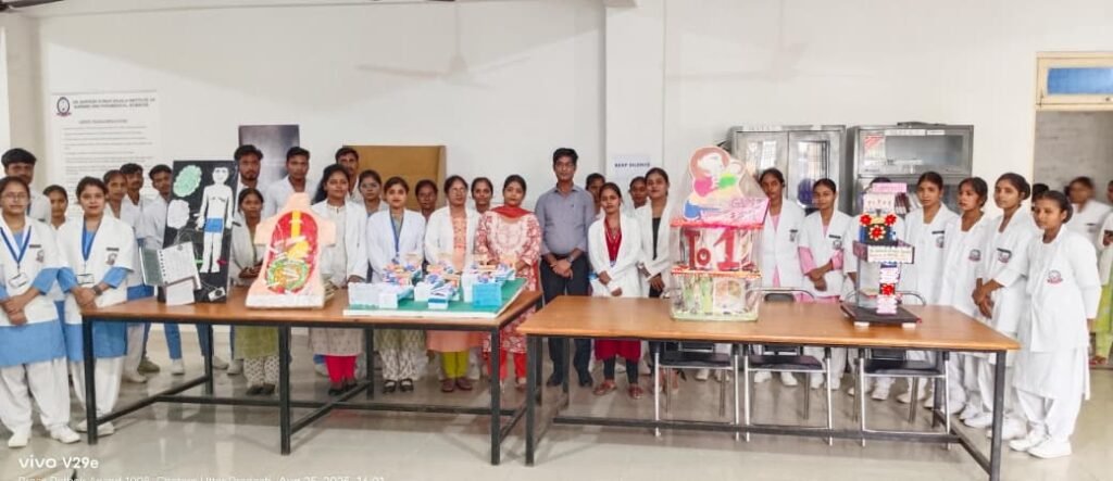 एसकेएस कालेज सबलापुर में आयोजित हुआ माडल प्रदर्शनी