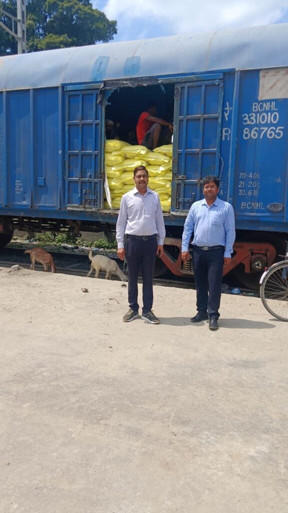 जनपद को प्राप्त हुई 53126 बैग यूरिया उर्वरक जिला कृषि अधिकारी