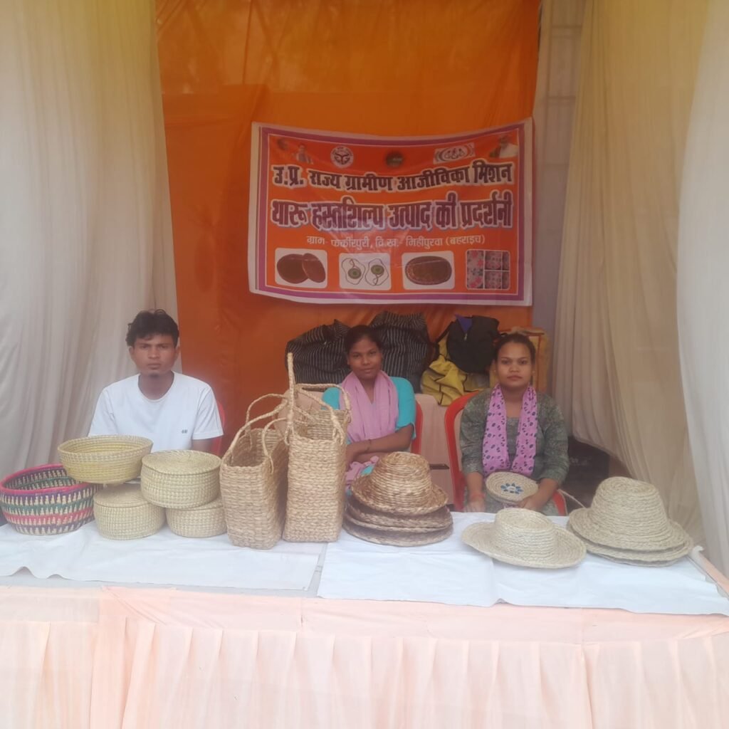 जंगलों के बीच सफलता की कहानी लिख रहीं हैं समूह की दीदियां