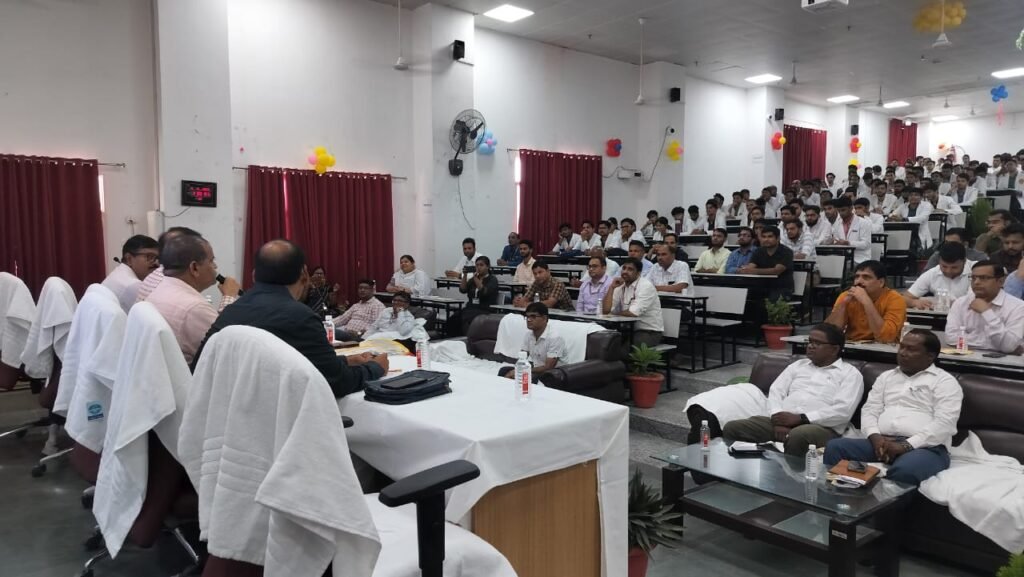 मेडिकल कालेज के आडिटोरियम में सम्पन्न हुआ जनसंवाद कार्यक्रम