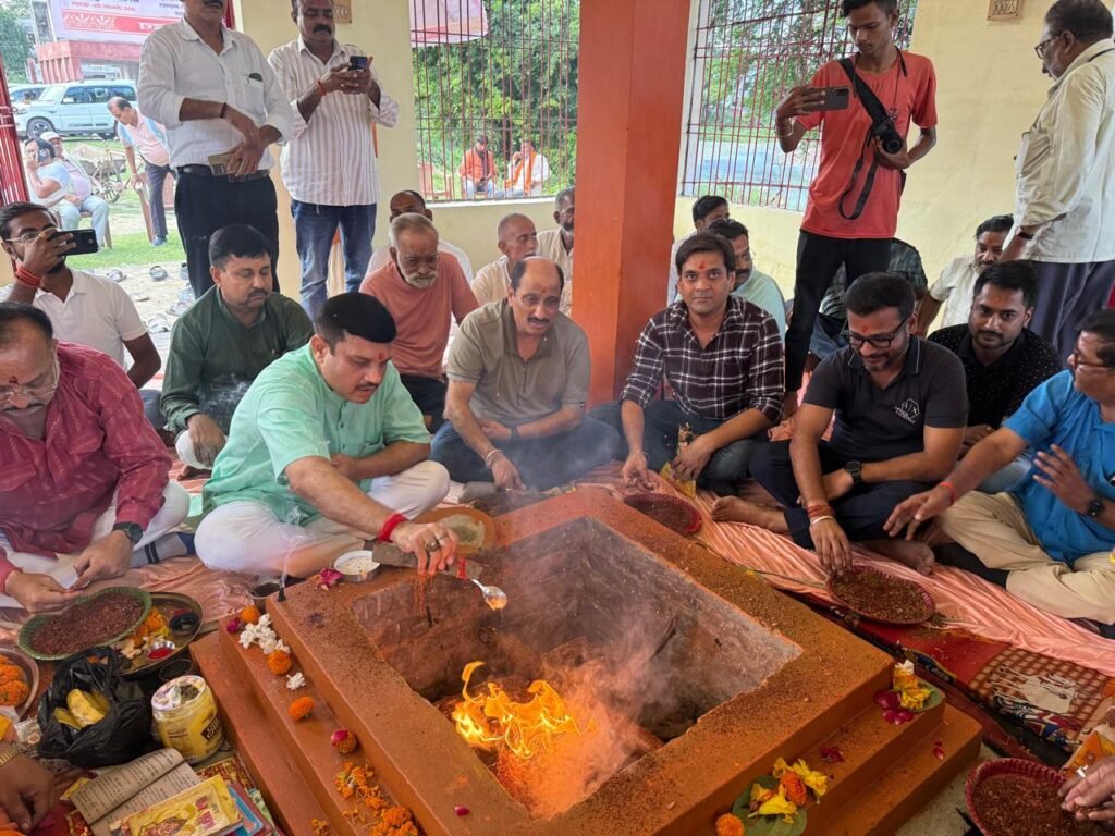 मोदी के जन्मदिन पर हवन के साथ की व्यापारियों ने की दीर्घायु की कामना