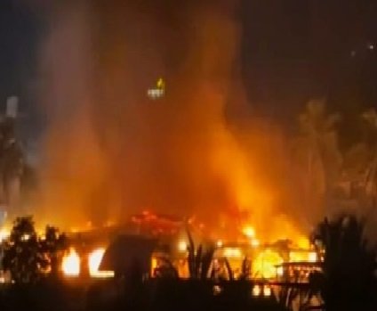 नाइट क्लब में आग लगने से तीन महिलाओं सहित 25 लोगों की मौत